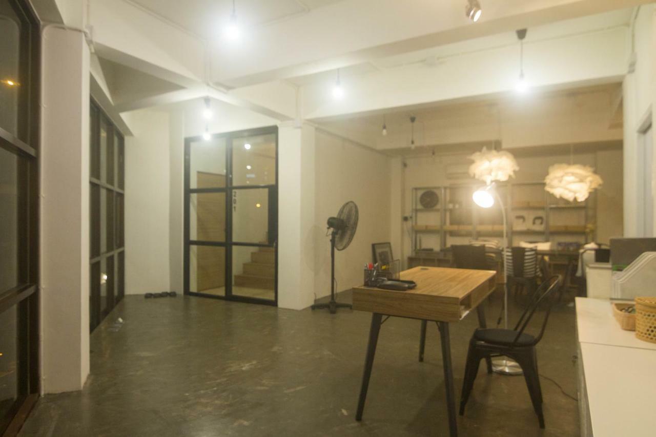 Grey Sheep Hostel Bangkok Exterior foto