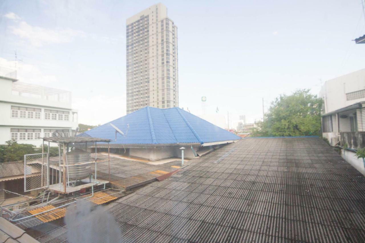 Grey Sheep Hostel Bangkok Exterior foto