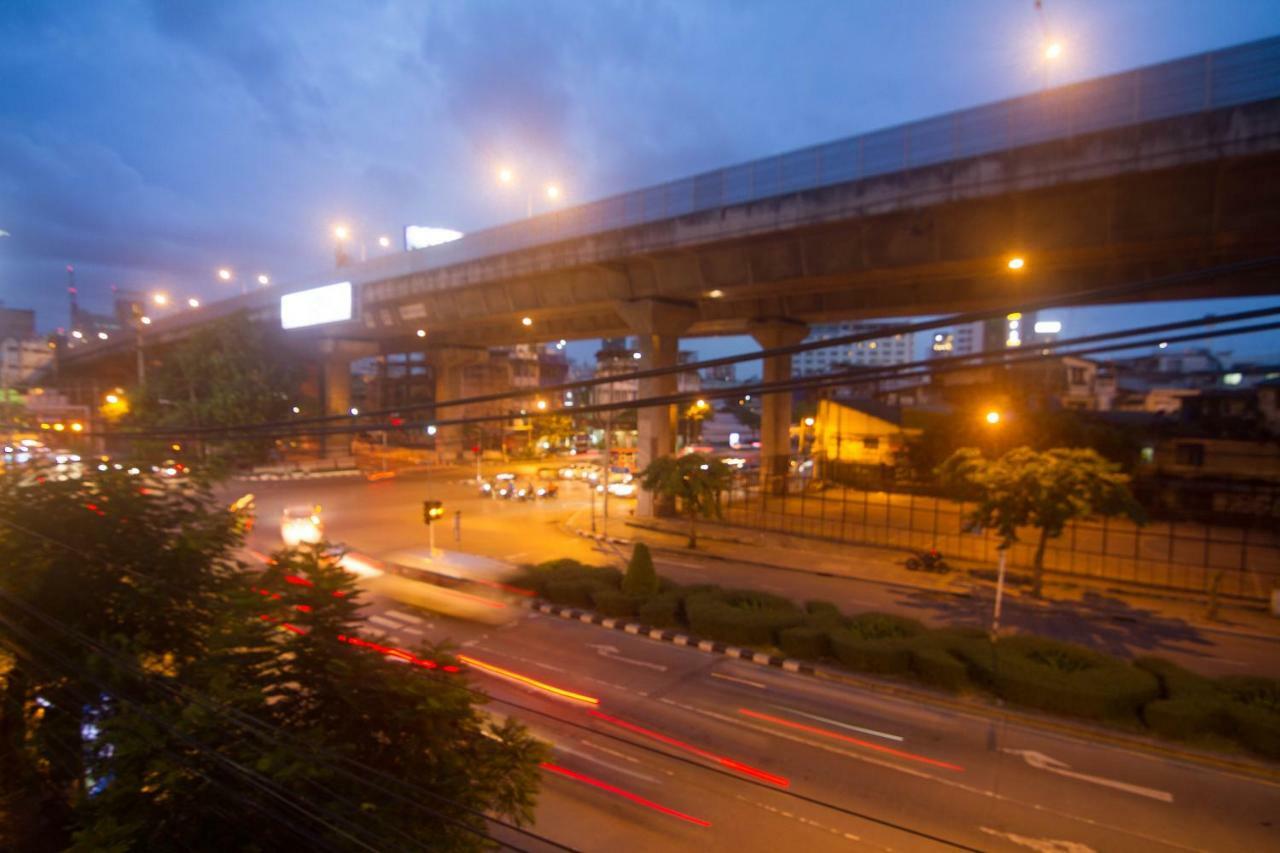 Grey Sheep Hostel Bangkok Exterior foto