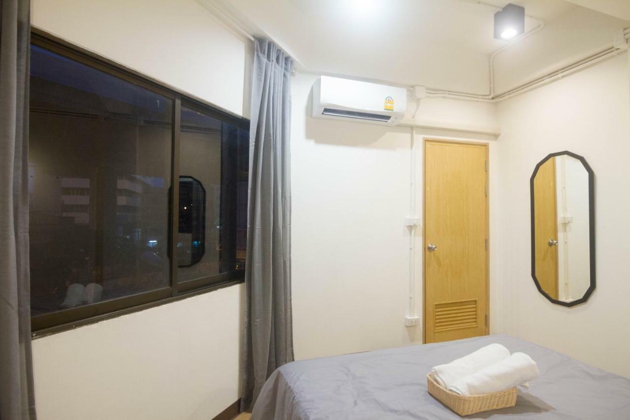 Grey Sheep Hostel Bangkok Exterior foto